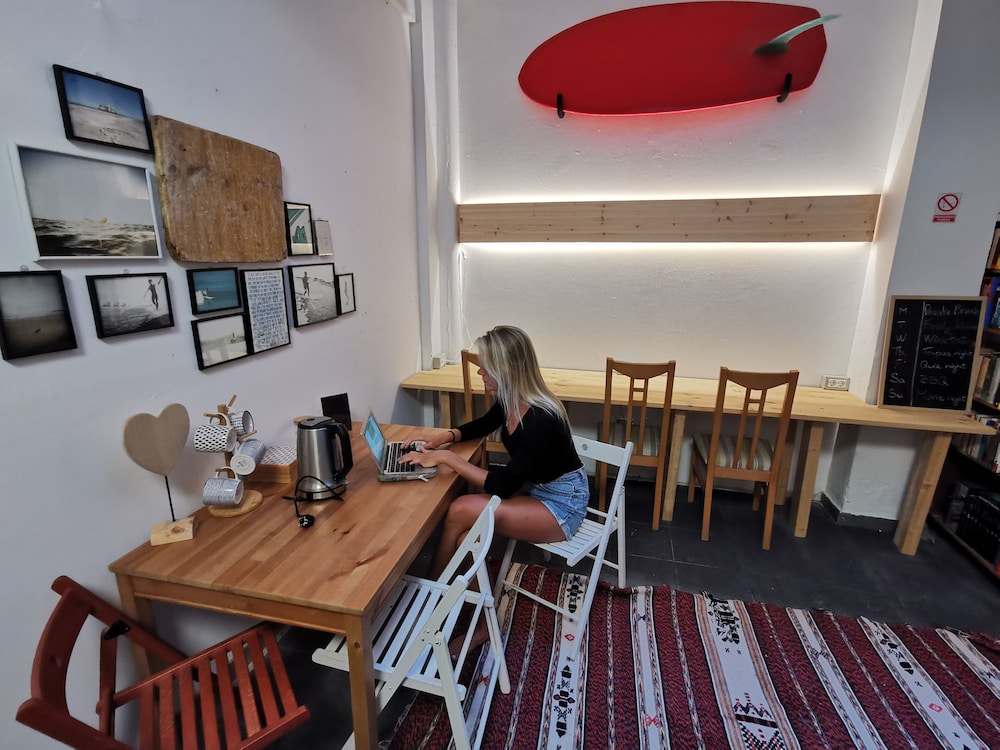 Avocado Surf Hostel 39/50