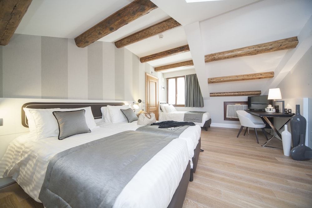 Hotel Grande Italia 33/119