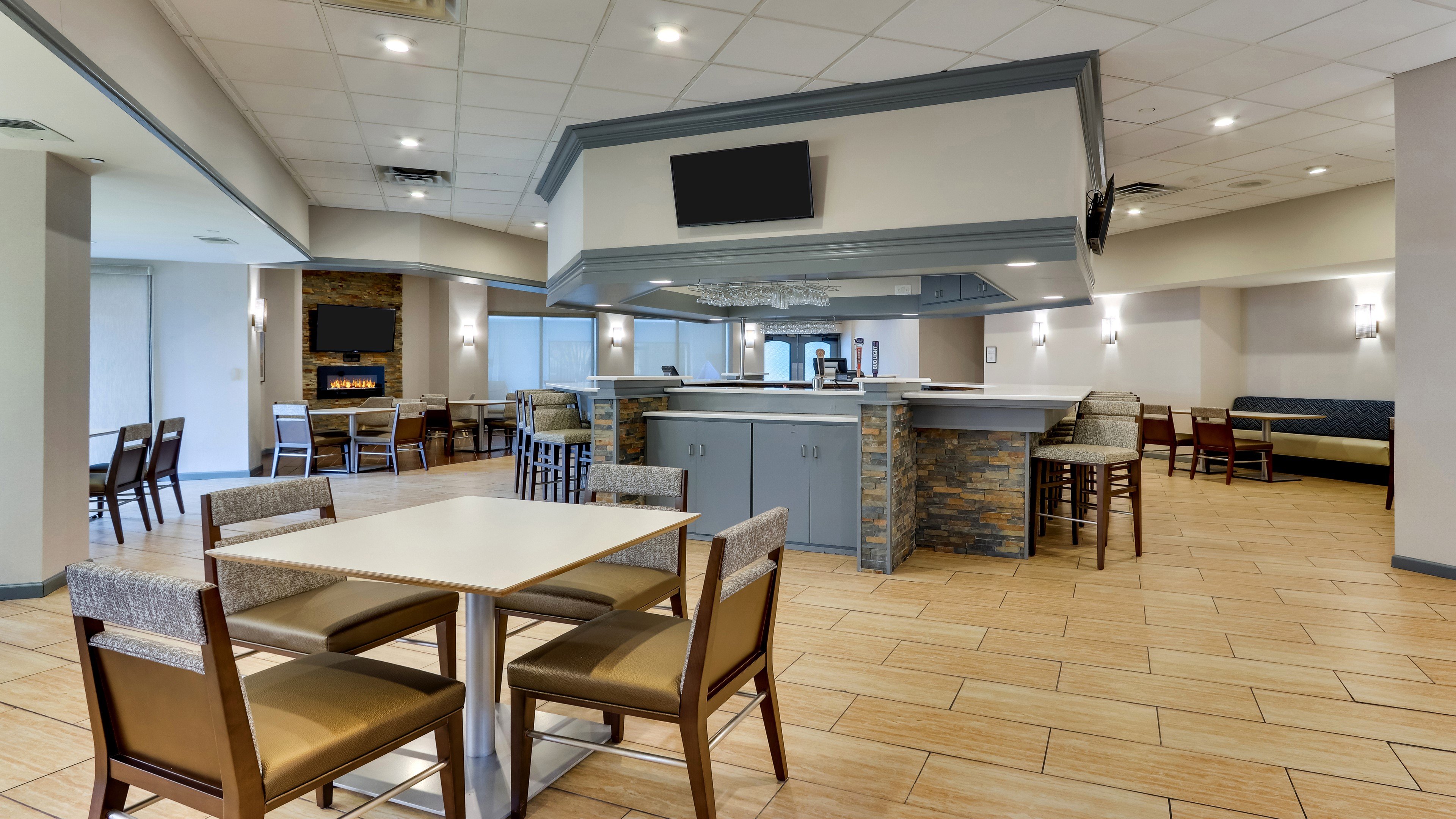 Holiday Inn Staunton Conference Center 55/73