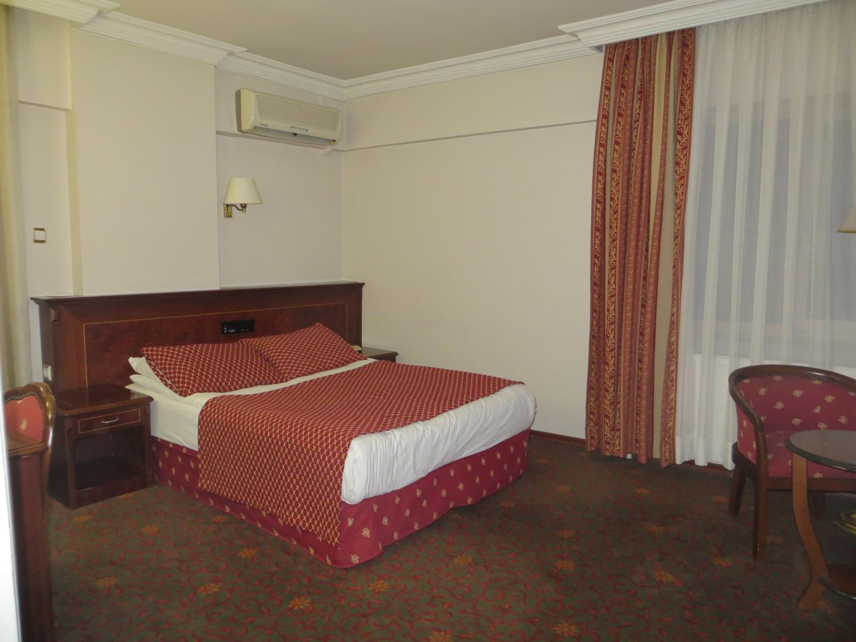 Ozilhan Hotel 24/59