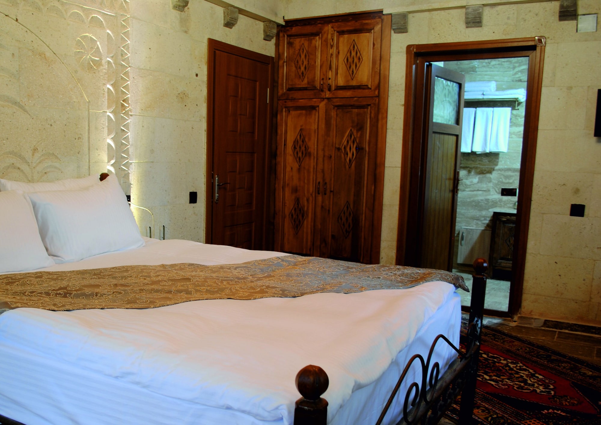 1 BEDROOM, LUXURY, STUDIO, SUITE, VALLEY VIEW