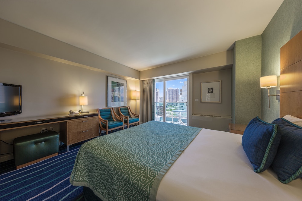 Castle at Ala Moana Hotel 33/59