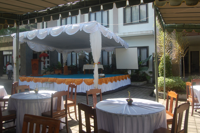 Dhyanapura City Hotel 8/11
