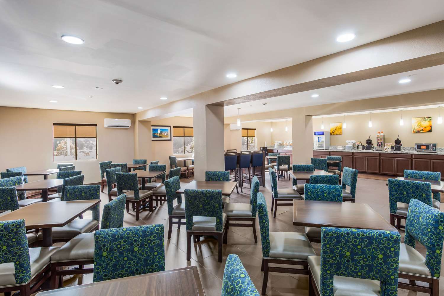 Comfort Inn Charleston South Charleston, WV 16/22
