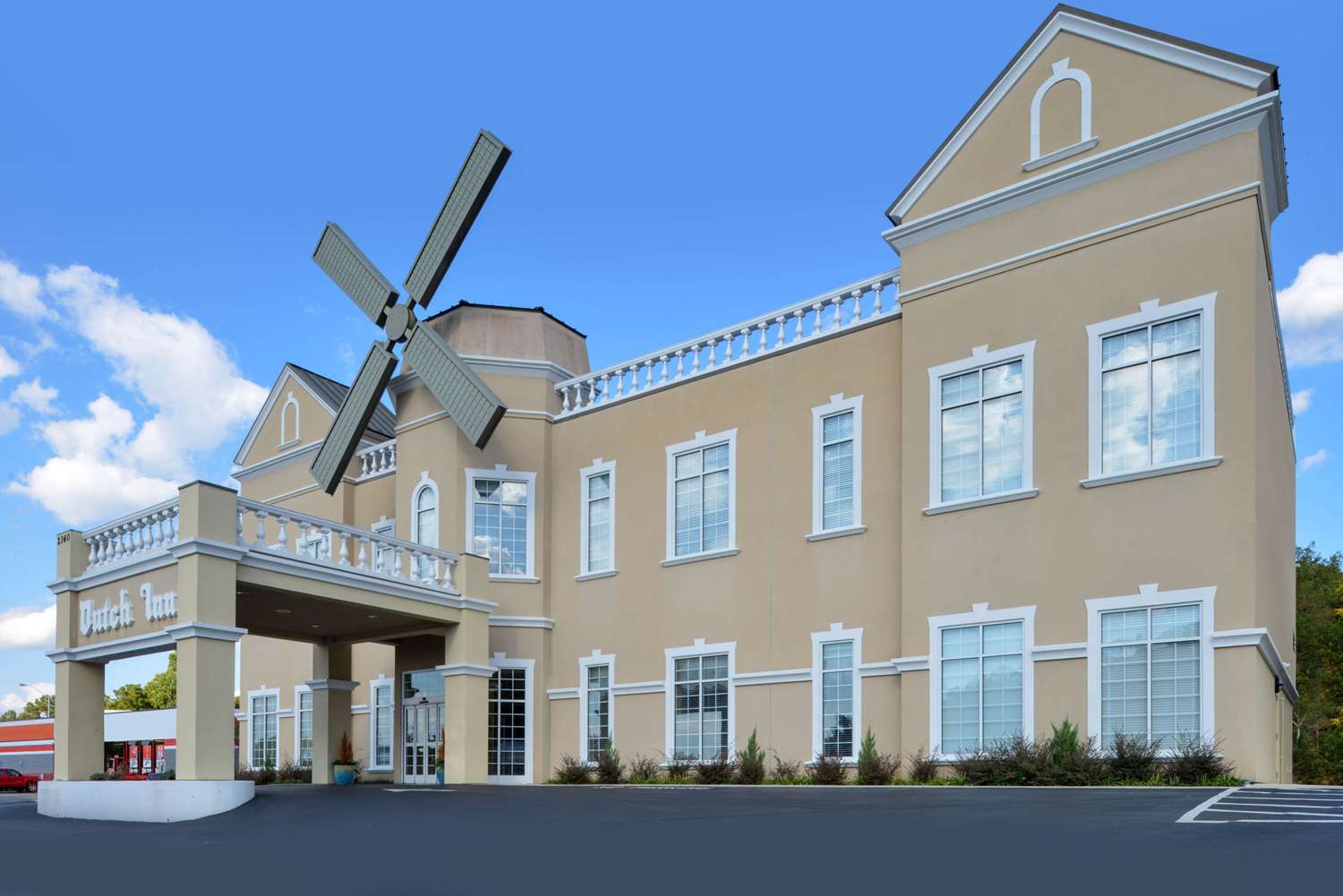 Dutch Inn Hotel 20/22