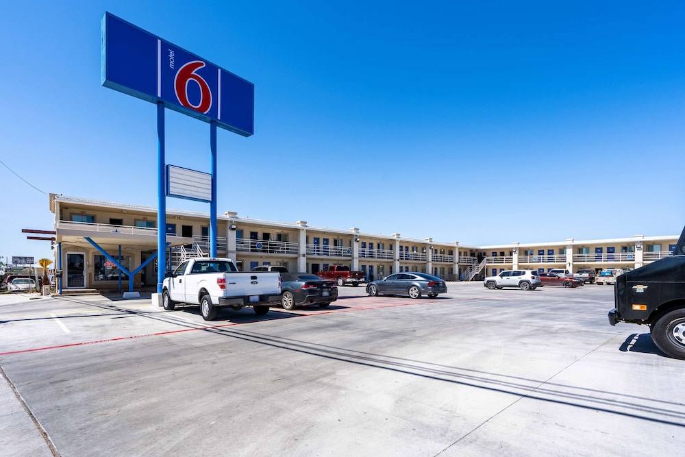 Motel6 Odessa, TX 2nd Street 21/26