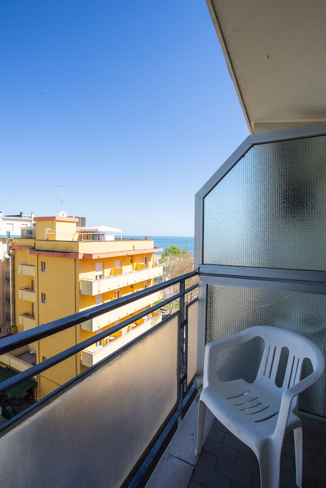 Grazia Hotel 41/58