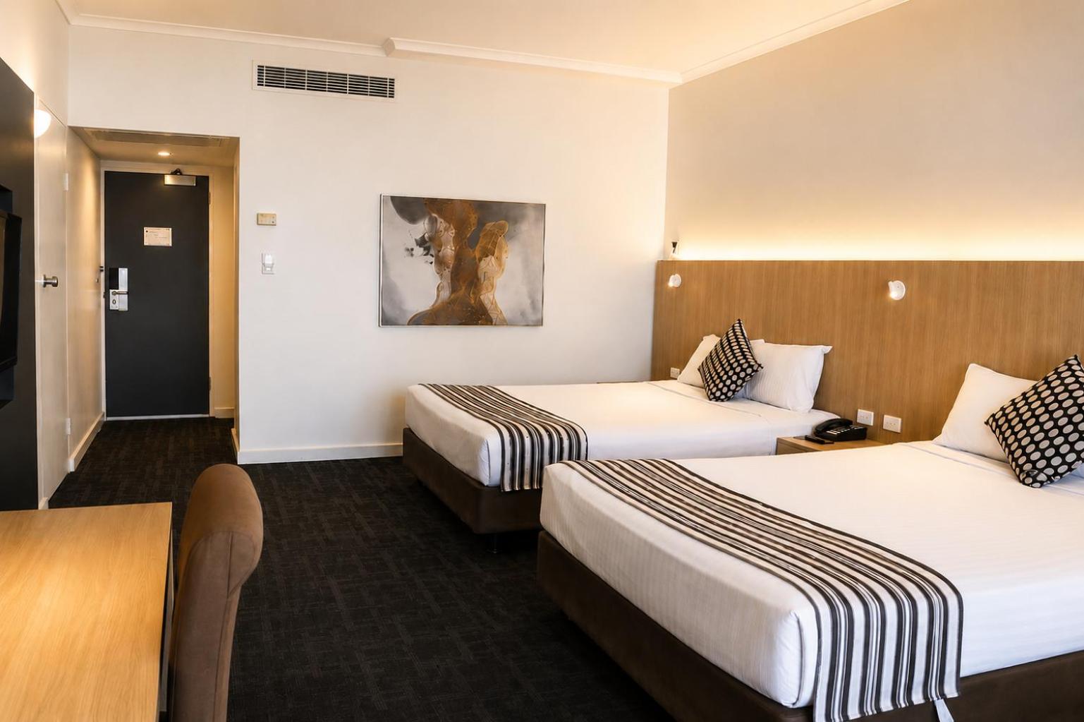 Room, Twin Beds, Side Ocean View