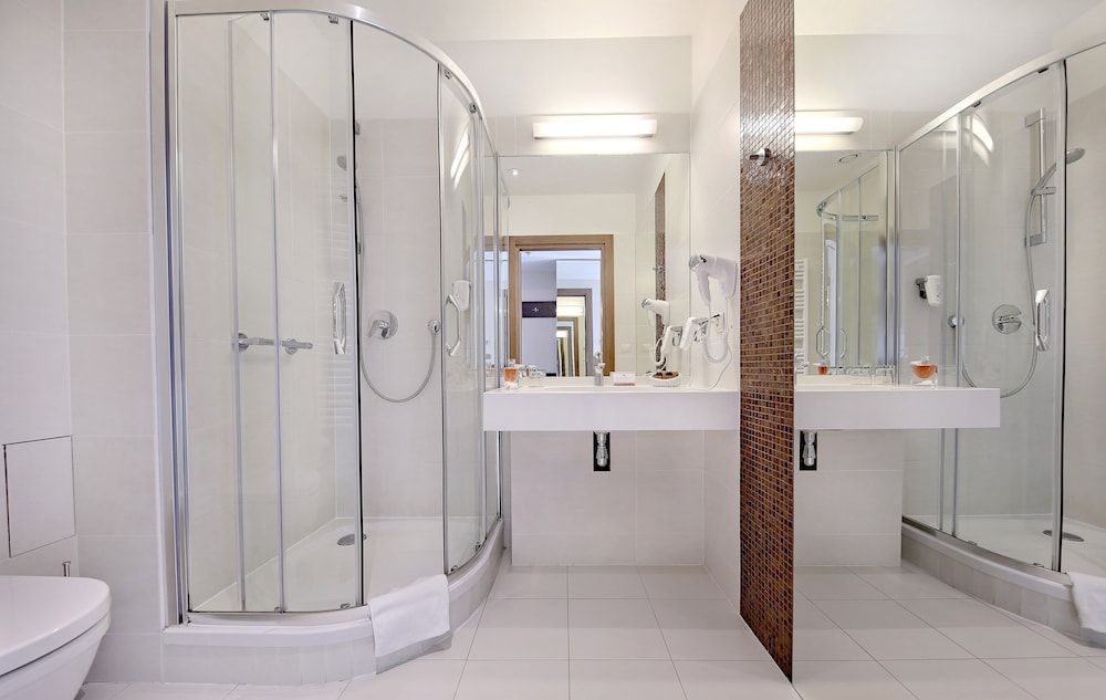 Hotel Rzeszaw 15/40