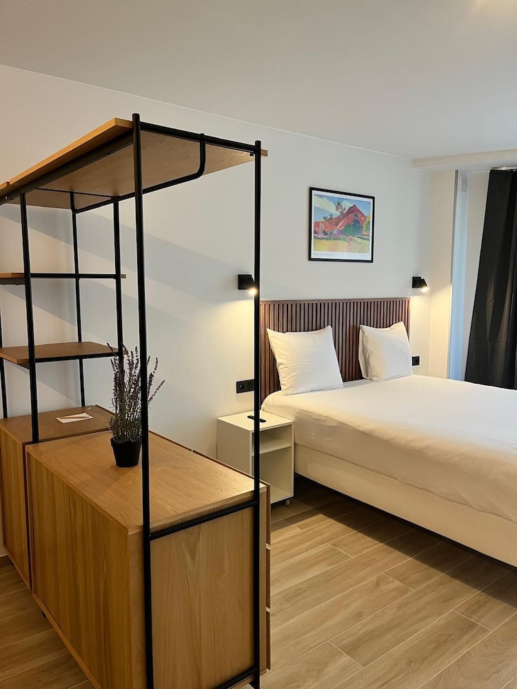 Deluxe, Studio, Double Bed