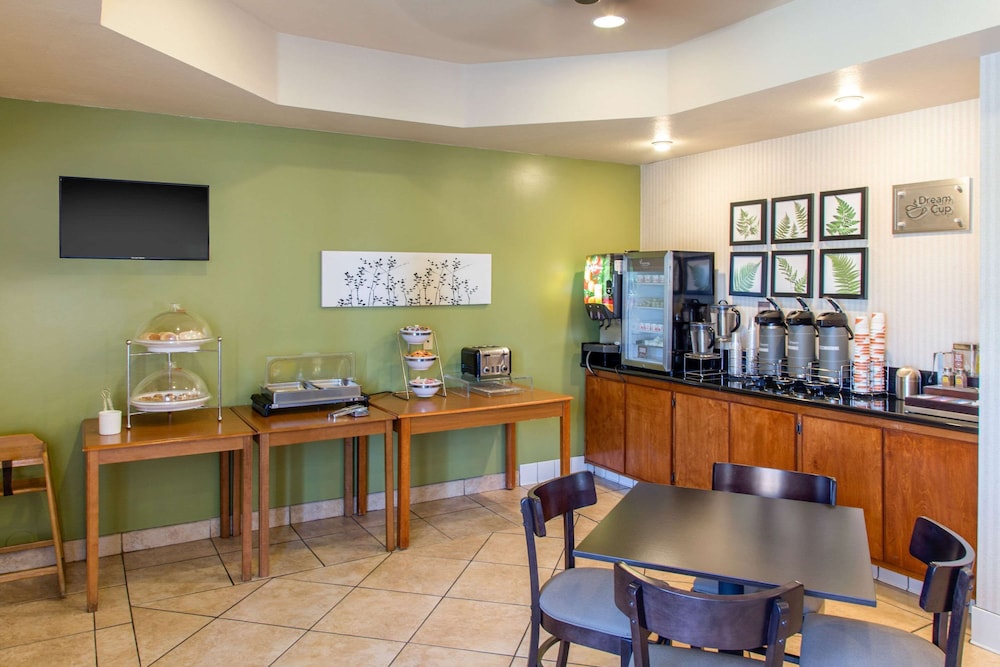 Sleep Inn & Suites Bakersfield North 40/46