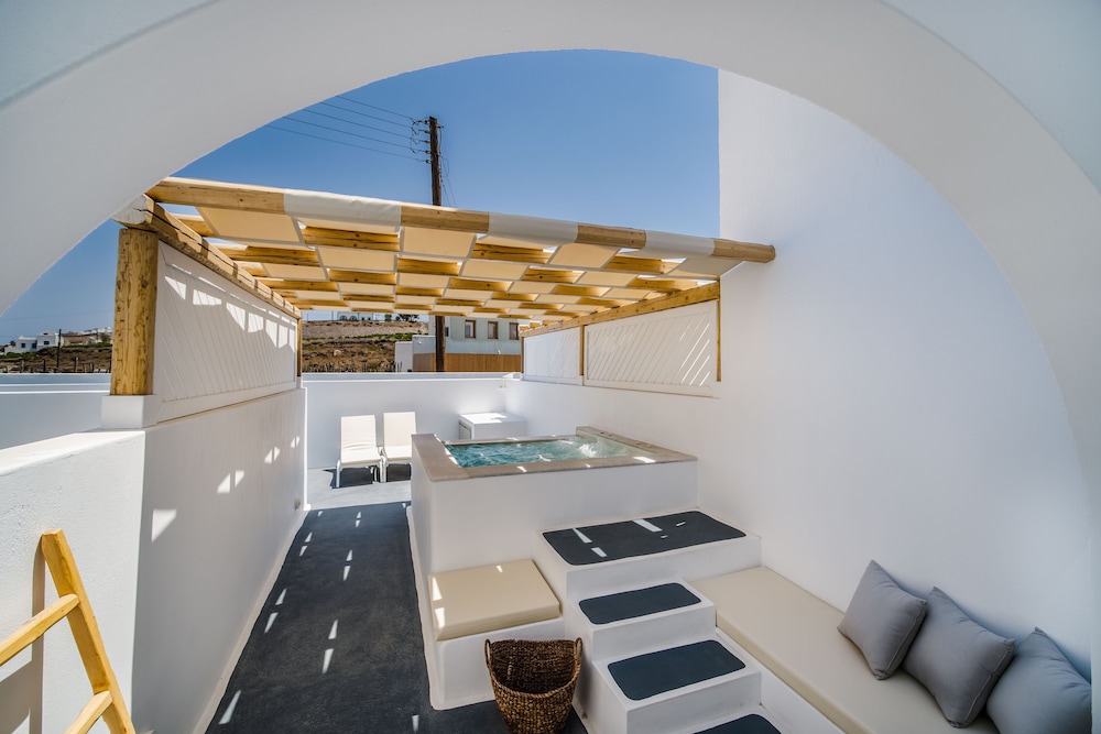 Symphony Suites Santorini 7/50