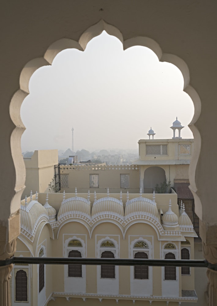 Alsisar Mahal 2/50