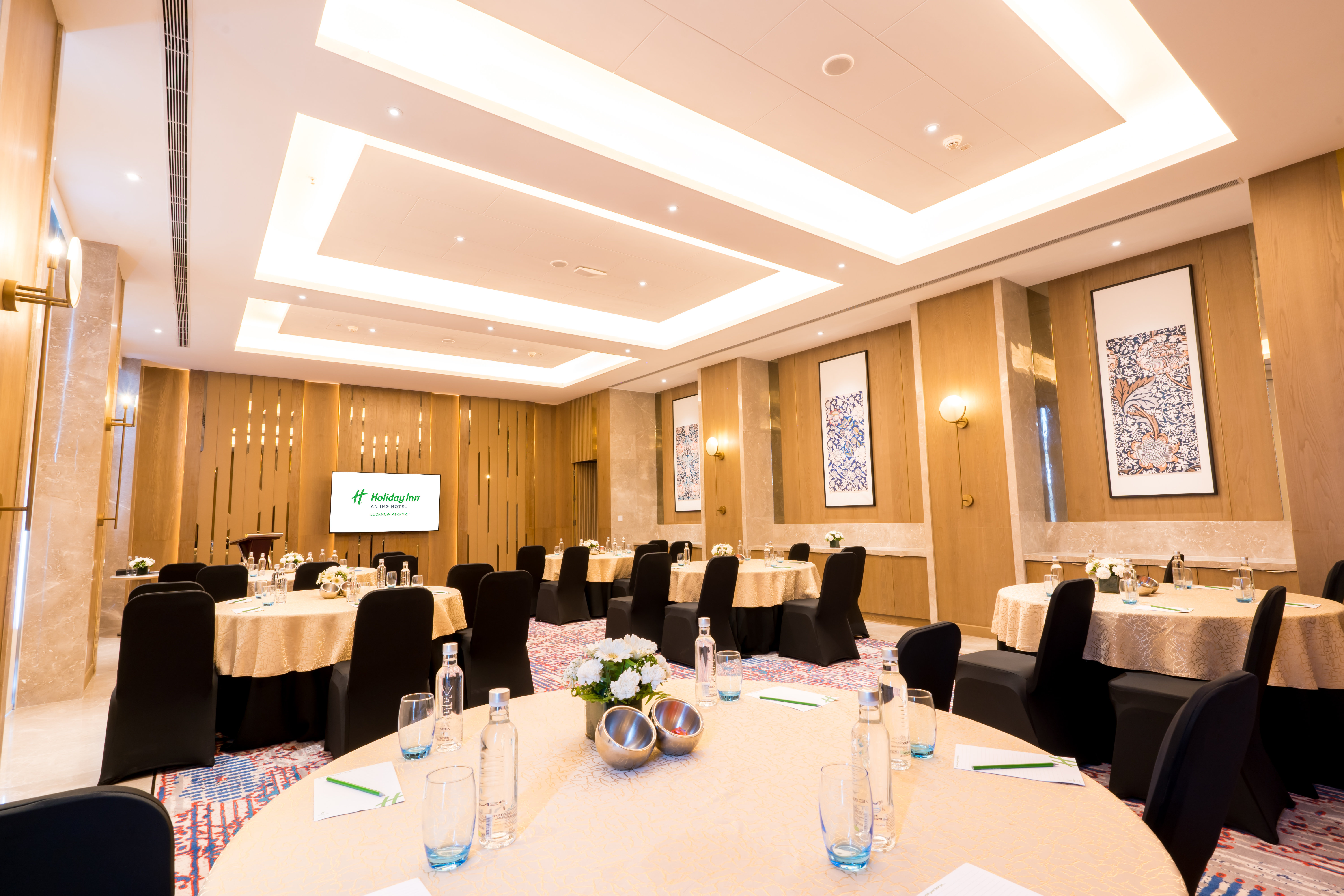 Holiday Inn Lucknow Airport 44/54