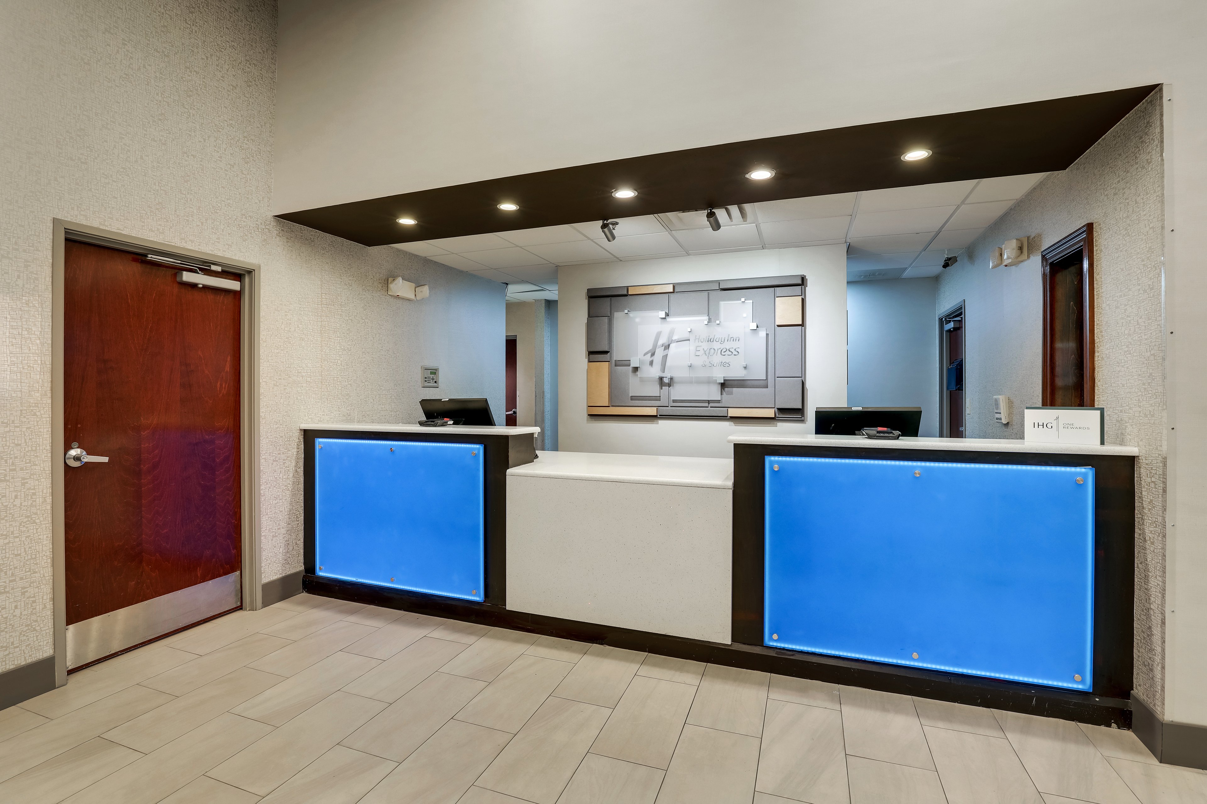 Holiday Inn Express Hotel And Suites Gadsden W Near Attalla 12/76