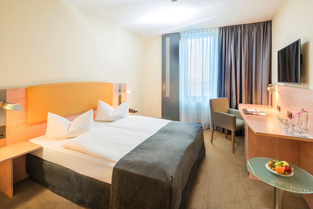 INTERCITYHOTEL HAMBURG HAUPTBAHNHOF 6/22
