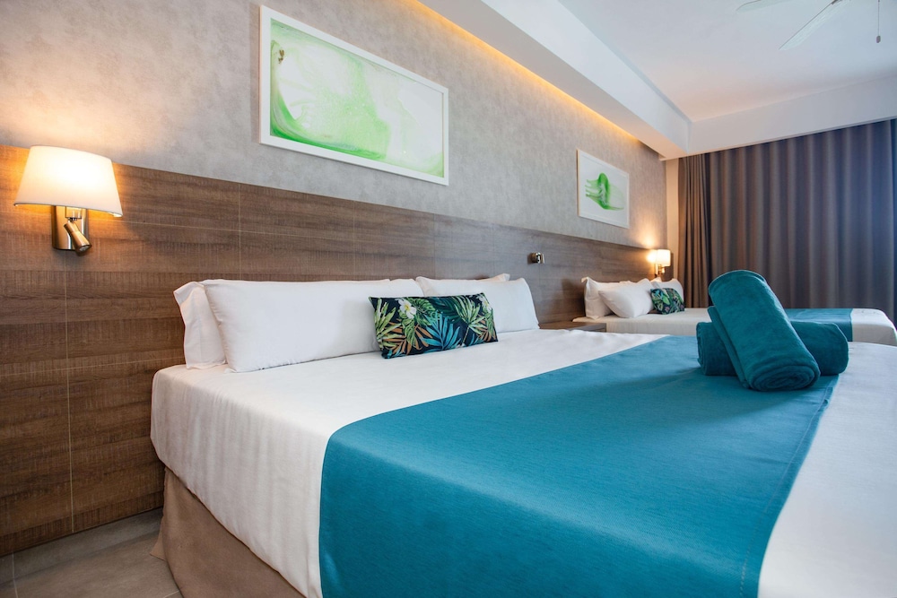 LUXURY, SUITE