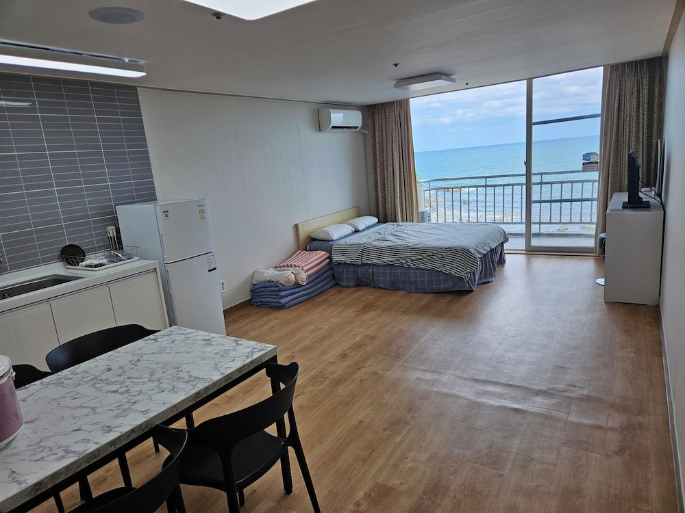 Geumgangsan Condominium 8/23