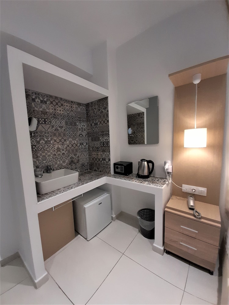 Elite Hotel 19/50