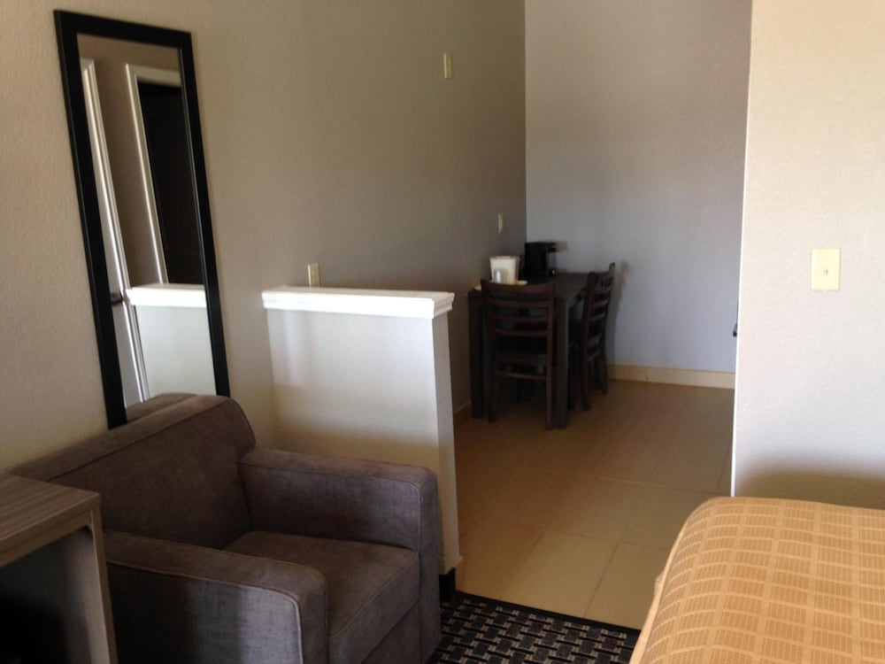 Quality Inn Suites Cotulla 27/49