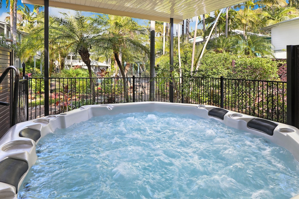 Coral Beach Resort 16/47