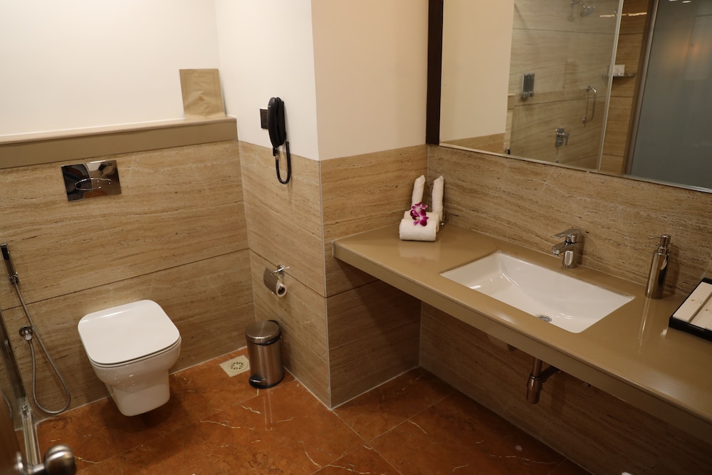 Devka Beach Resort 40/40