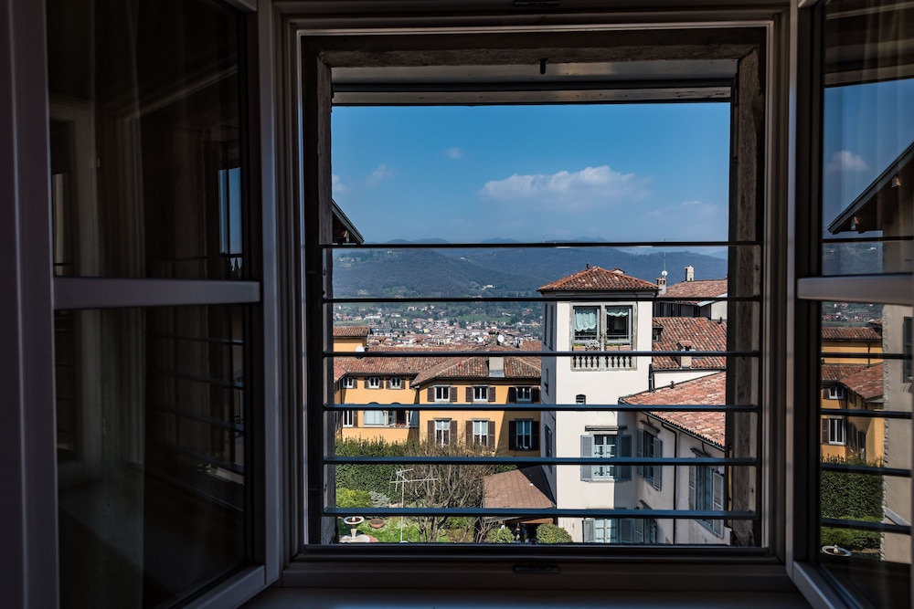 Hotel Piazza Vecchia 39/74