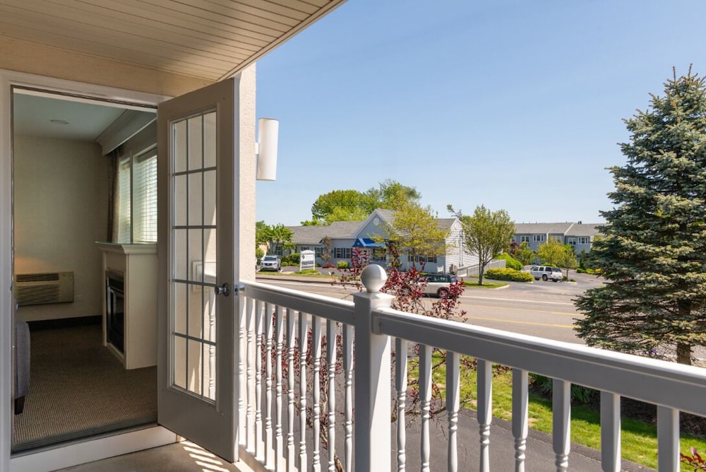 Ogunquit Hotel 4/50