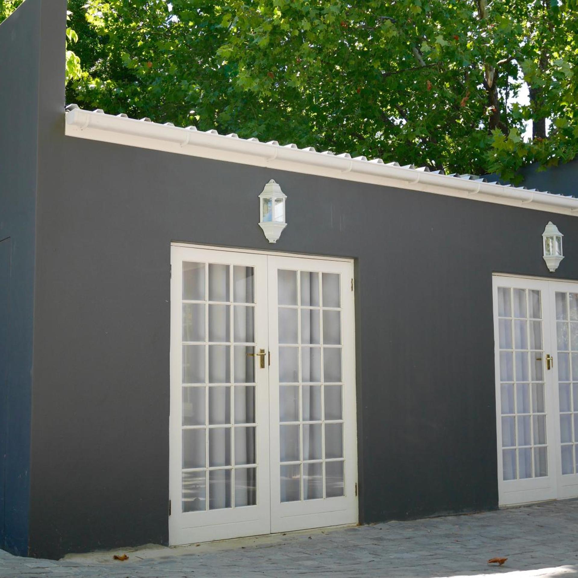 The Garden Shed 2/40