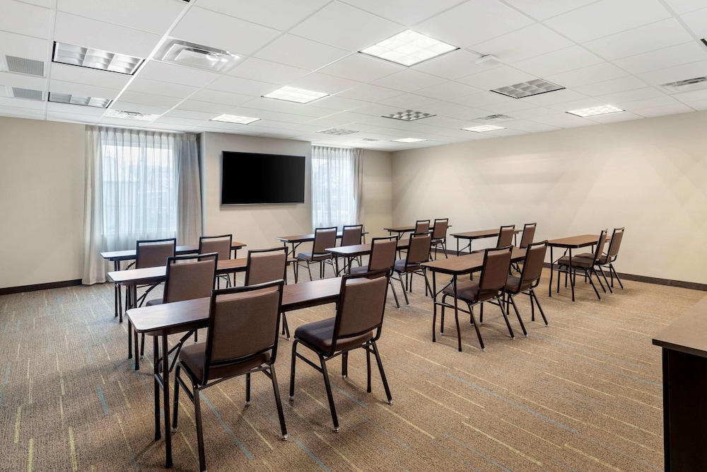 Mainstay Suites Lancaster Dallas South 32/37