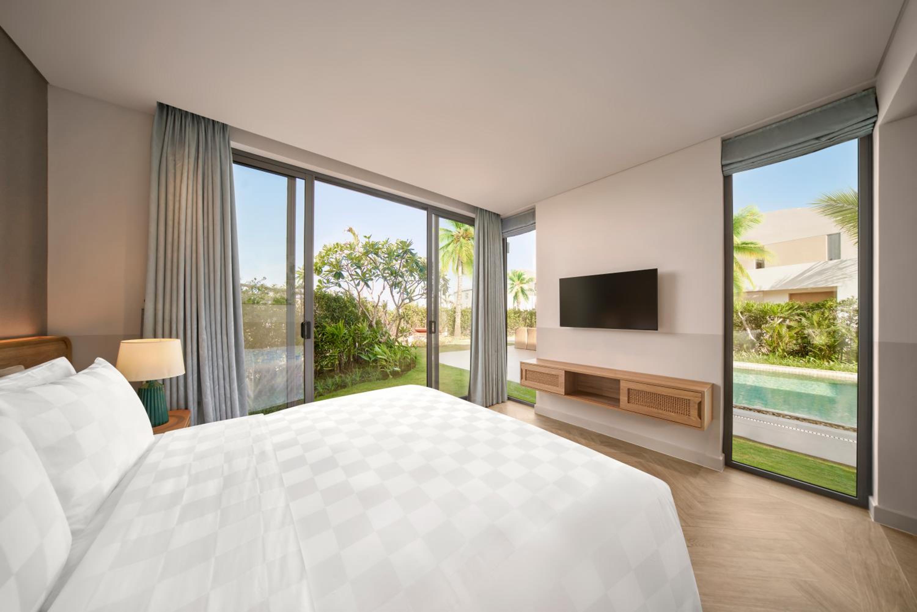 2 Bedrooms, Villa, King and Twin Beds, with Pool