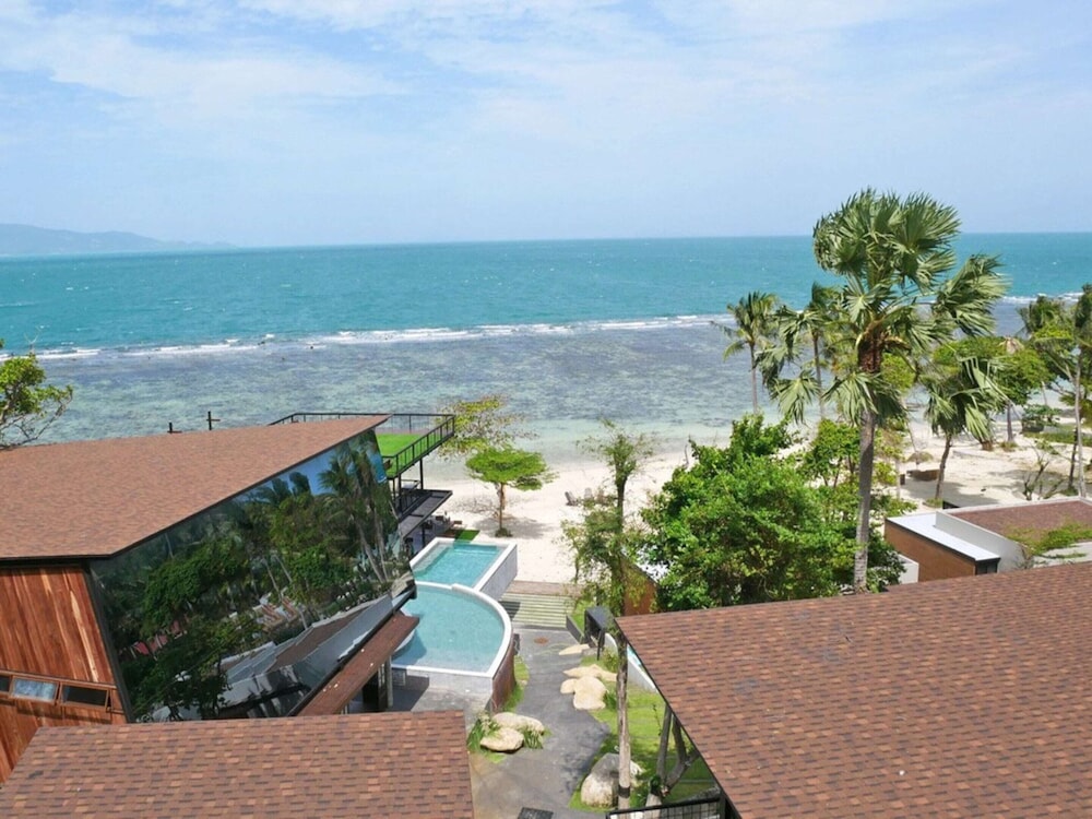 The Cabin Beach Resort 58/63