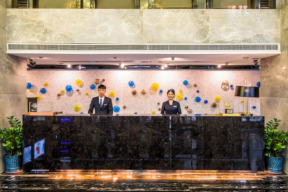 La Perle International Hotel 7/50