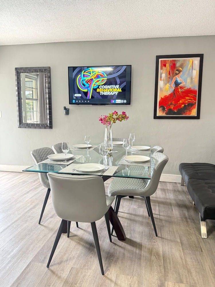 Sheridan Suites Apartment Hotel 58/69