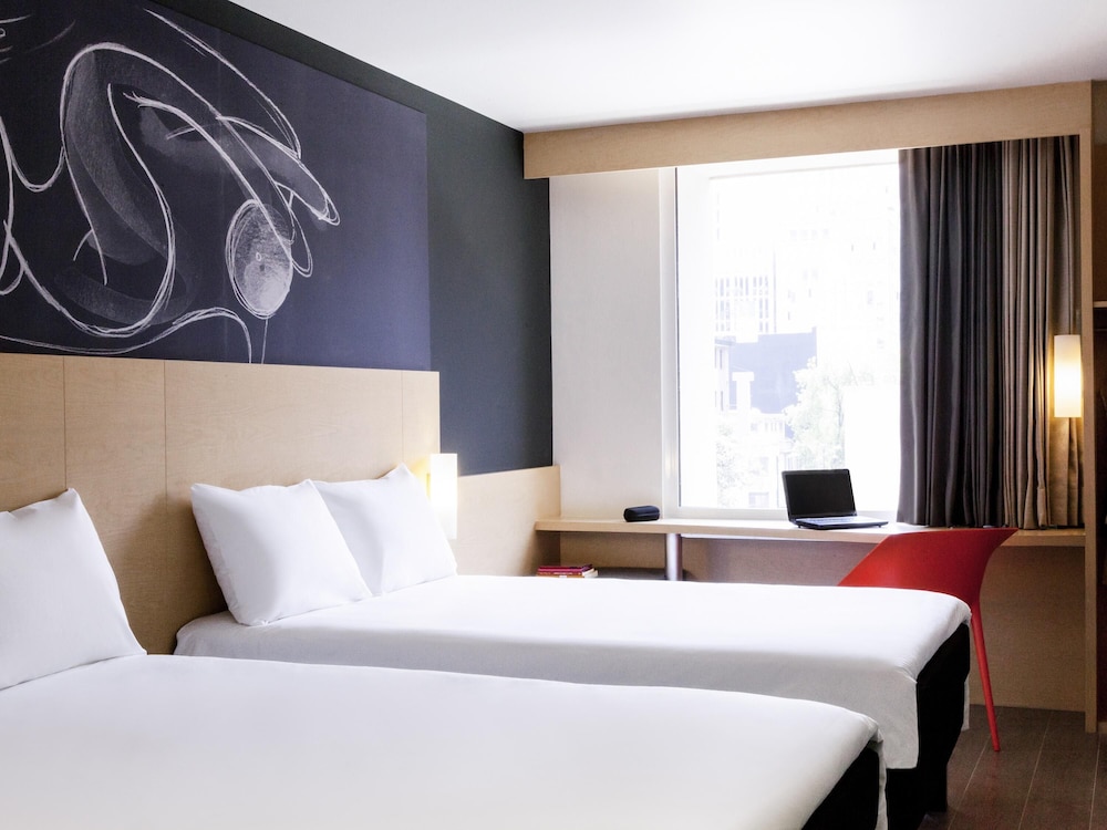 STANDARD, 2 DOUBLE BEDS