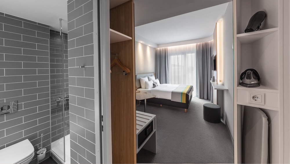 Holiday Inn Express Munich North, an IHG Hotel 21/71