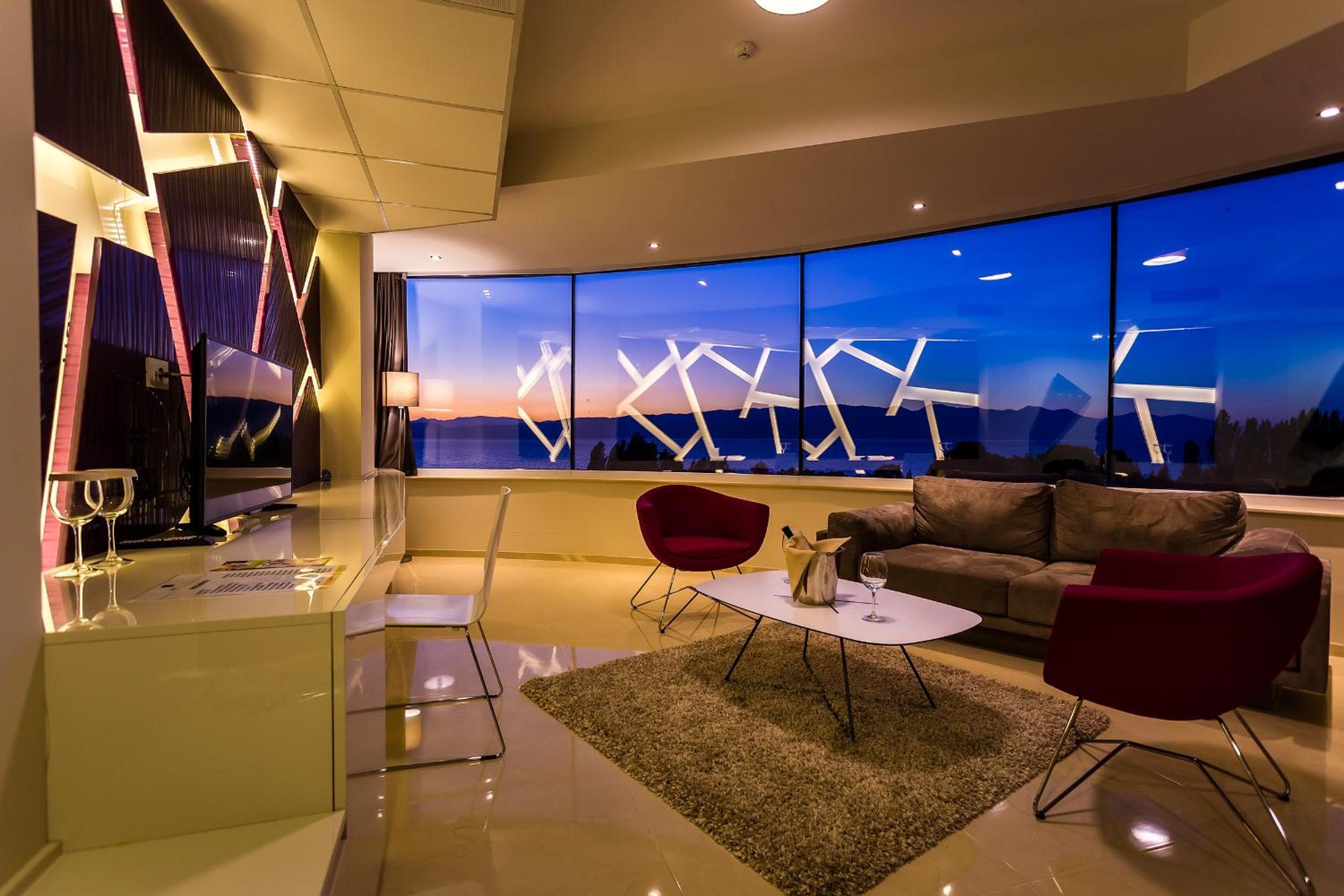 Laki Hotel & Spa 35/50
