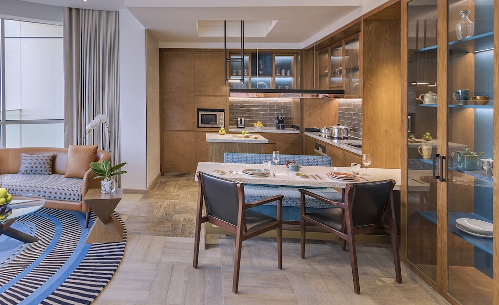 Andaz Dubai The Palm by Hyatt 50/50