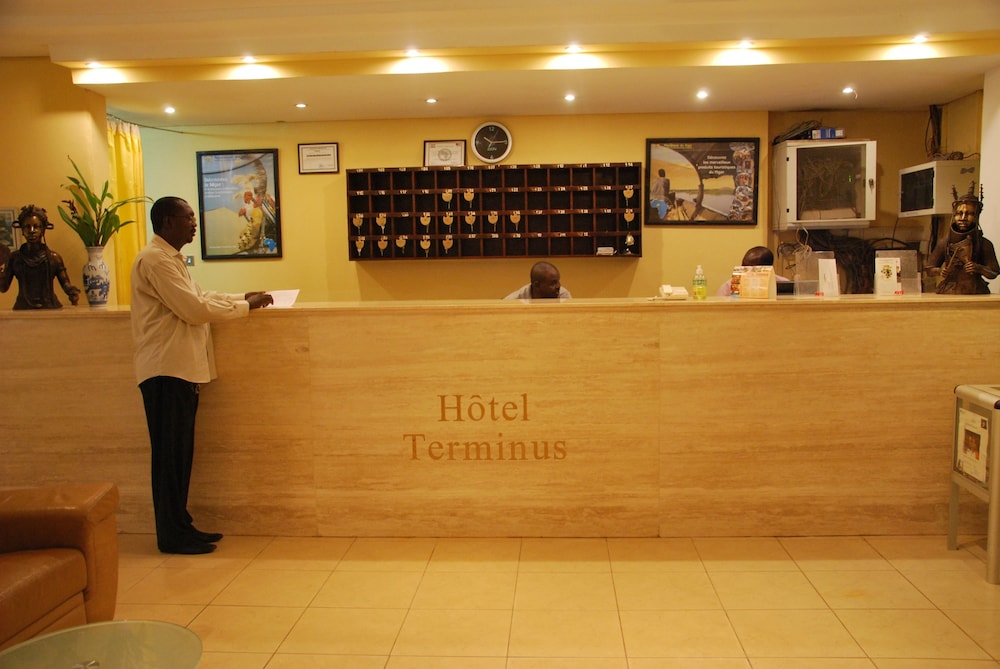 HOTEL TERMINUS 12/54