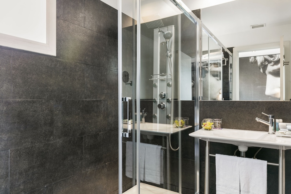 Globales Acis And Galatea Hotel 45/49