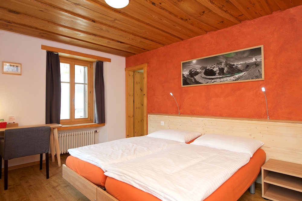 Hotel Bahnhof 18/50