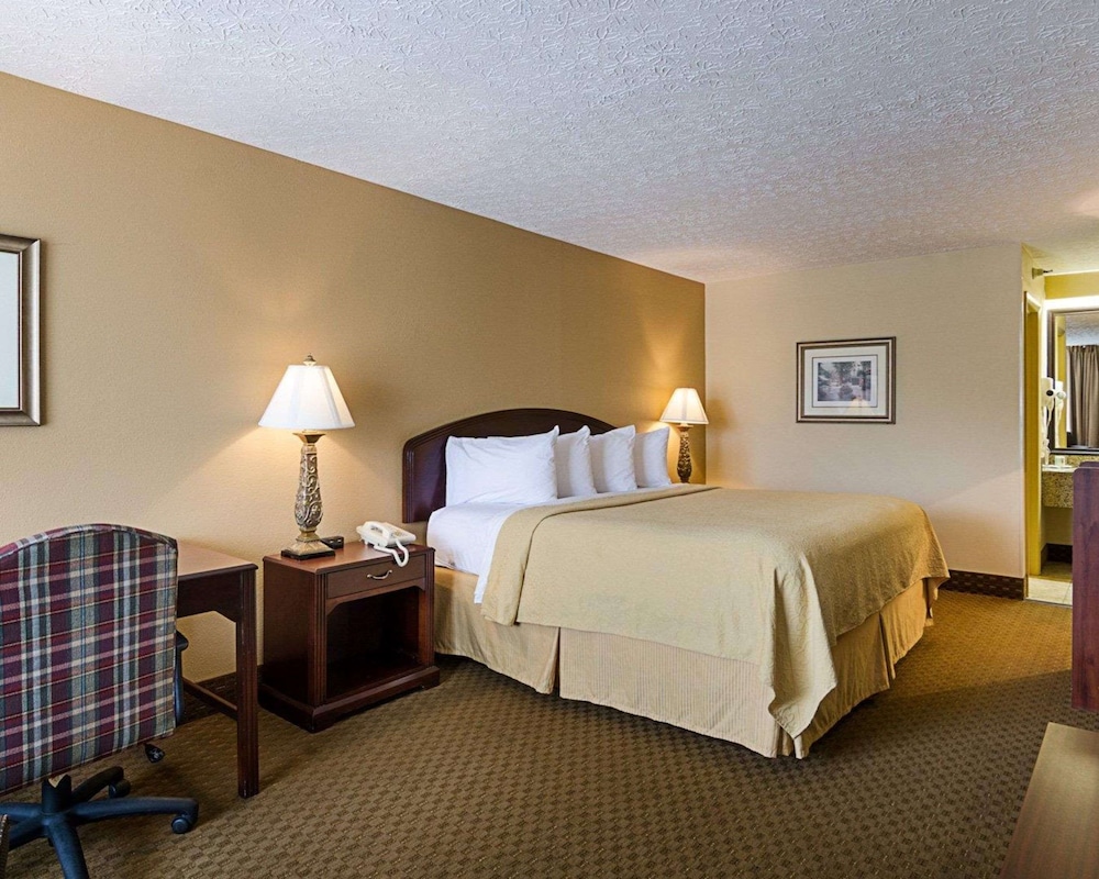 Quality Inn Lewisburg 23/49