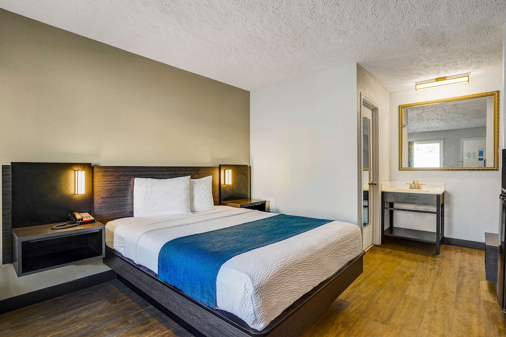 Motel6 Hillsville, VA 22/50