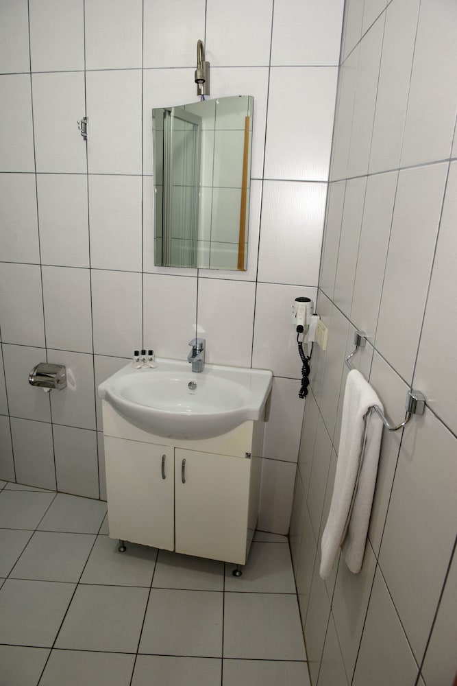 TAYA HATUN HOTEL 58/62