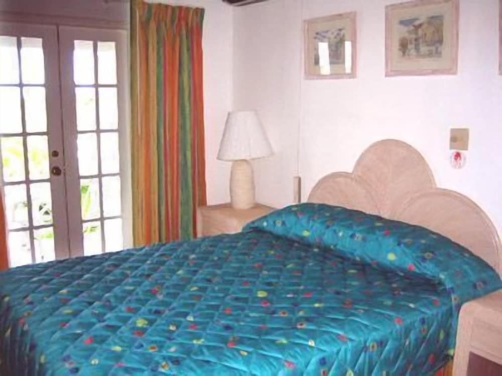 DICKENSON BAY COTTAGES 20/50