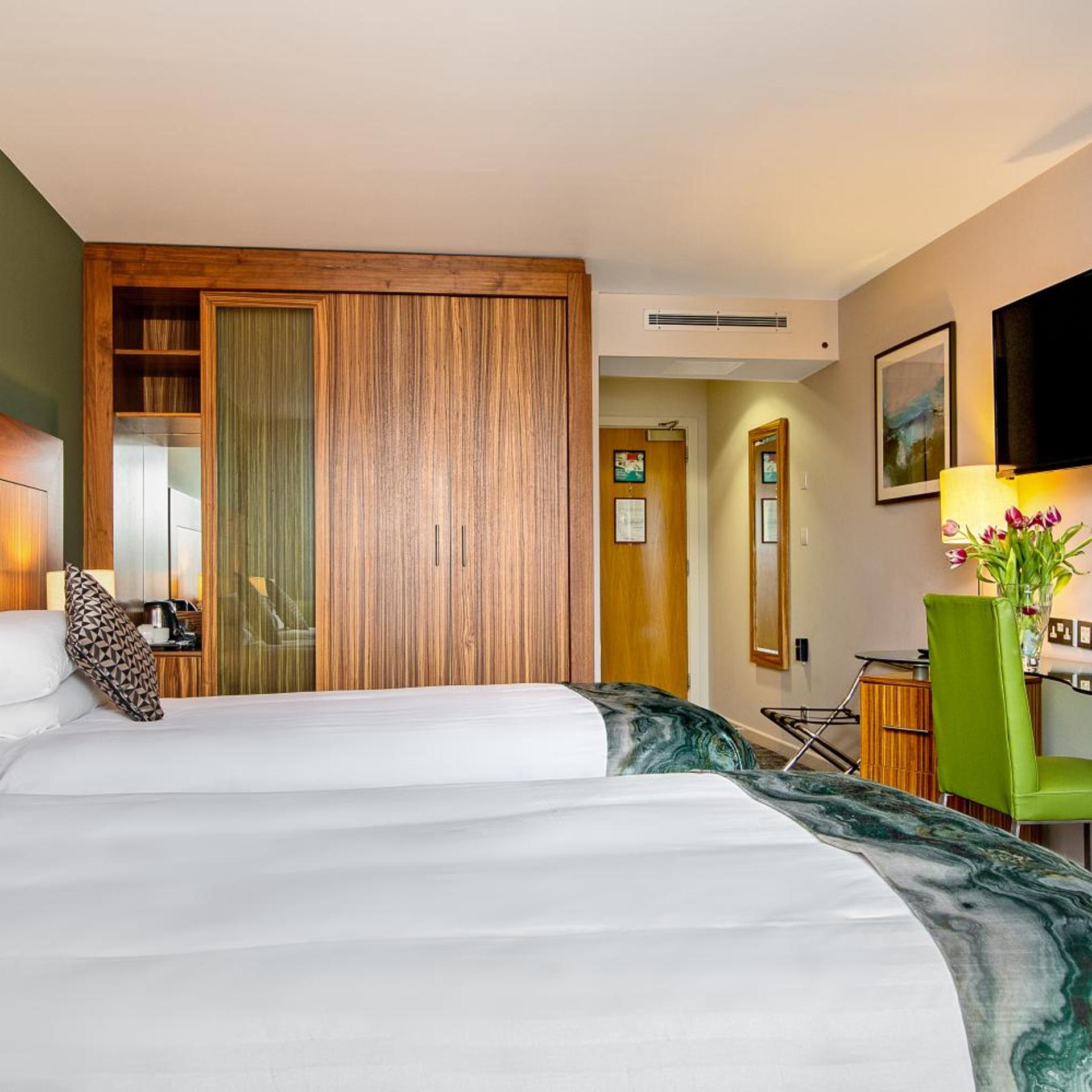 Deluxe, Twin Beds, Glasshouse Hotel 3/4