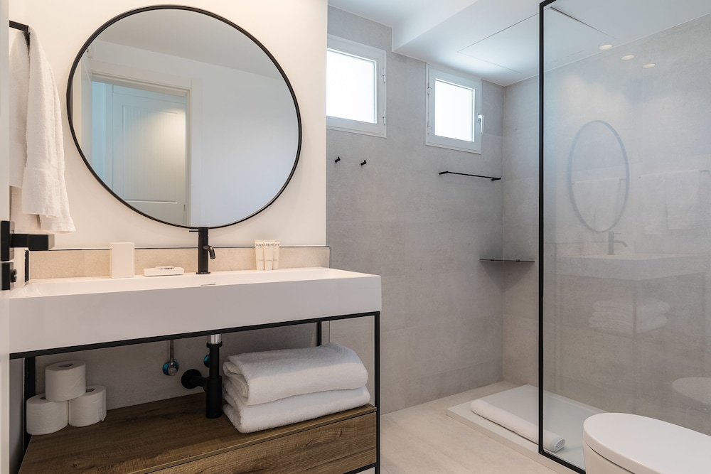 1 BEDROOM, APARTMENT