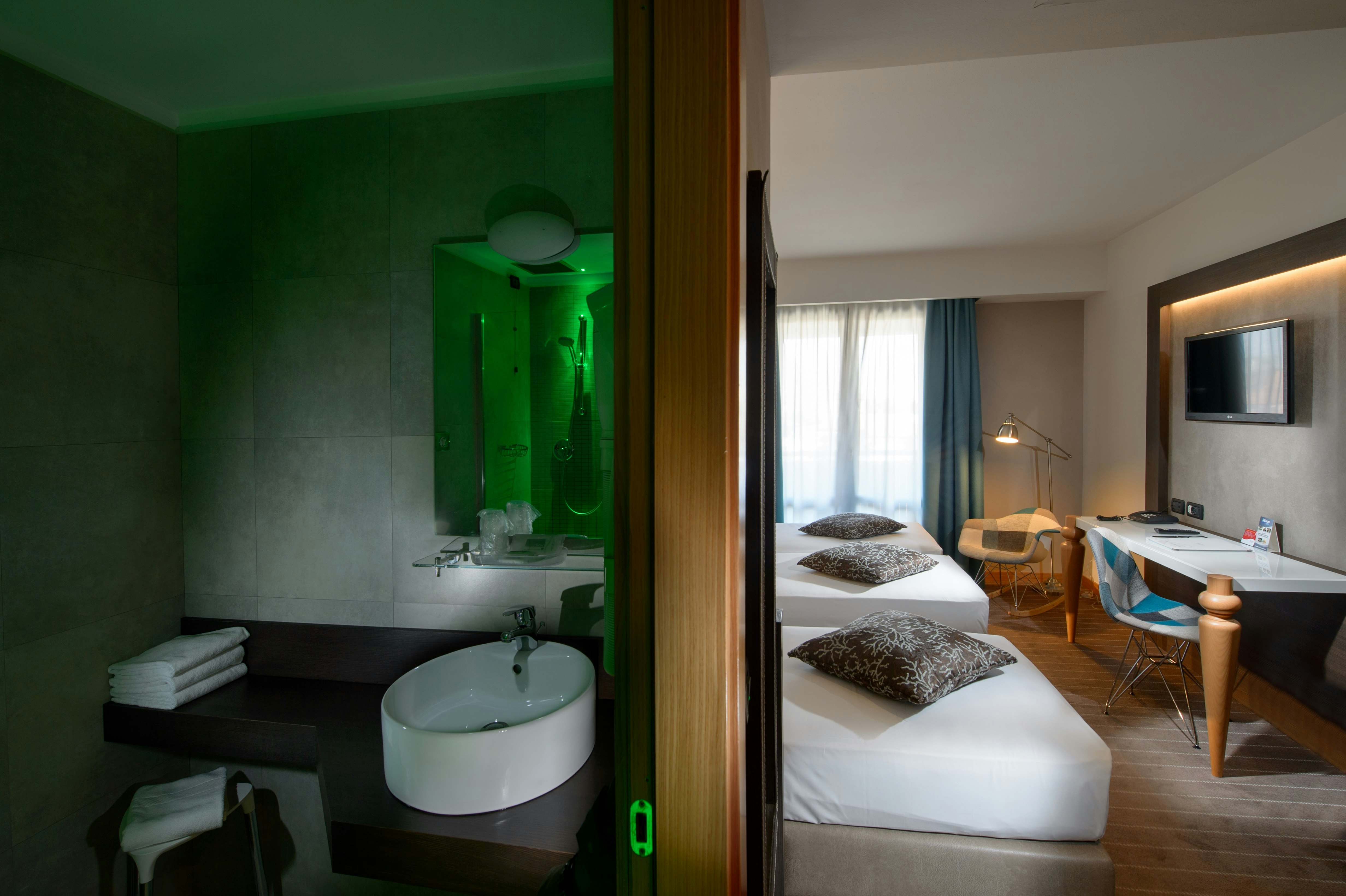 ELITE HOTEL RESIDENCE 64/69