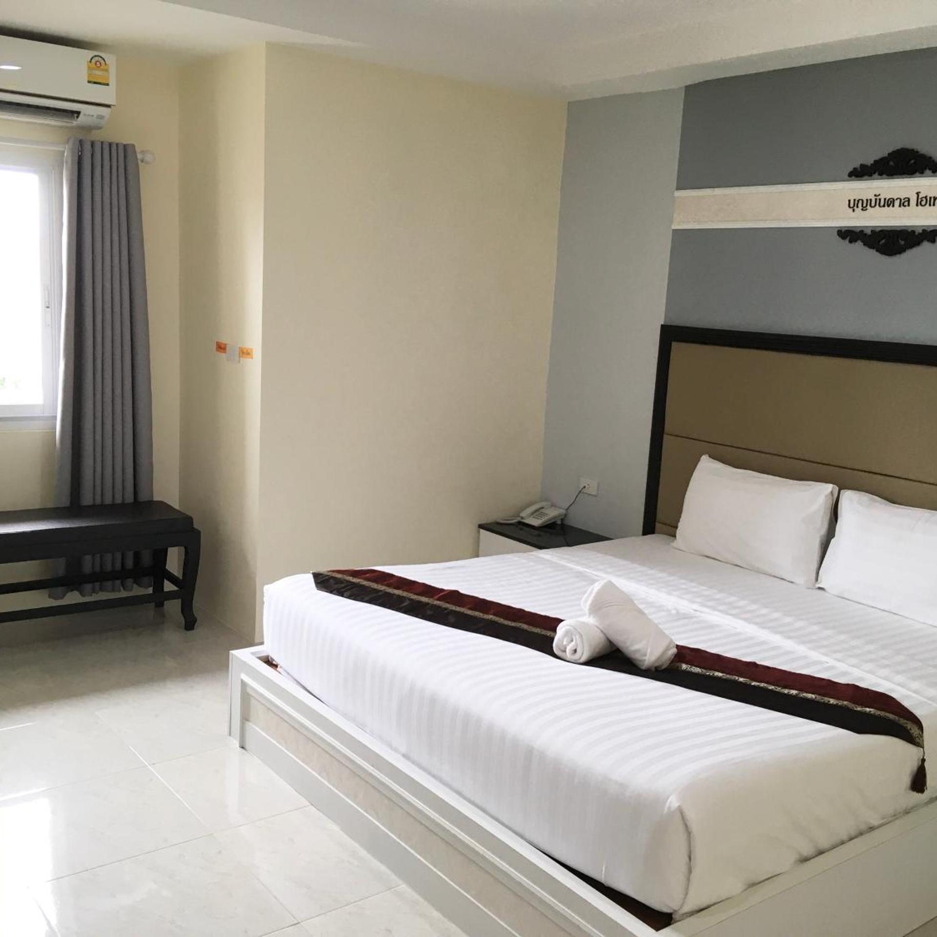 Boonbundal Hotel 13/50