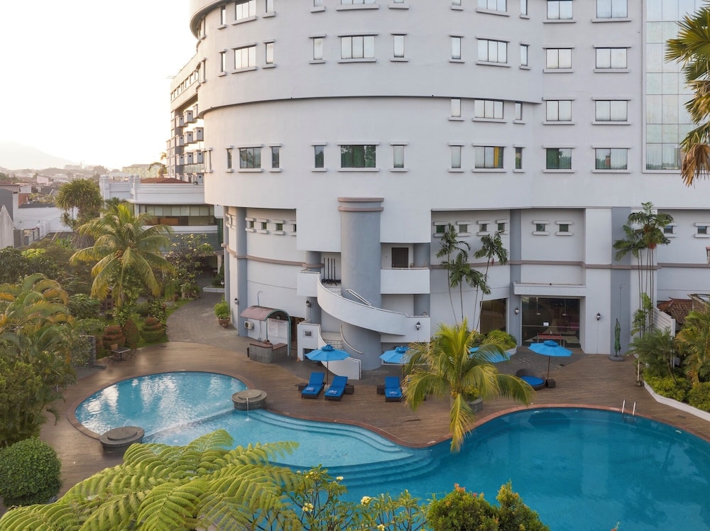 ARTOTEL Suites Aquila - Bandung 7/50